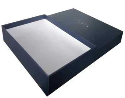 Velkoobchodní cena Luxusní T-shirt Papírový Dárkový úložný obal Box pro balení košile